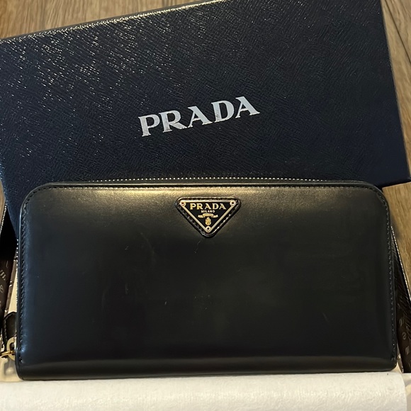 Prada Handbags - Prada Wallet Authentic